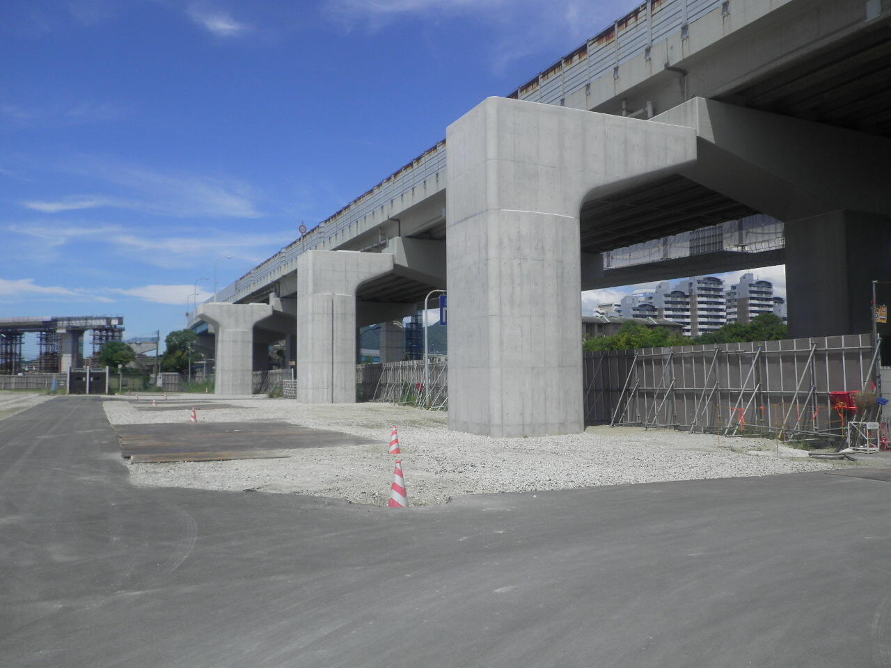 「香椎浜高架橋下部工」が竣工しました。