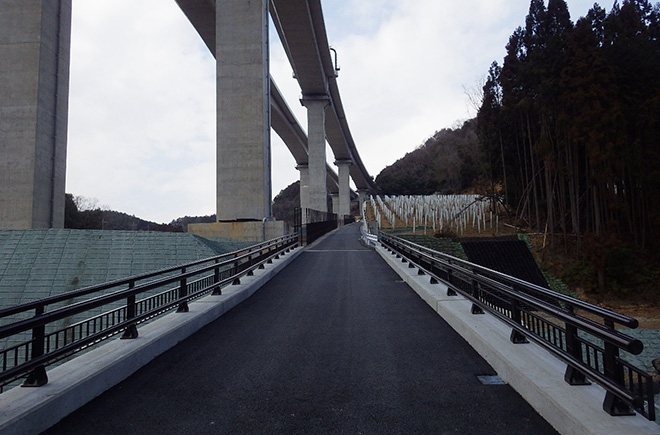 「新名神高速道路 原東工事」が竣工しました。