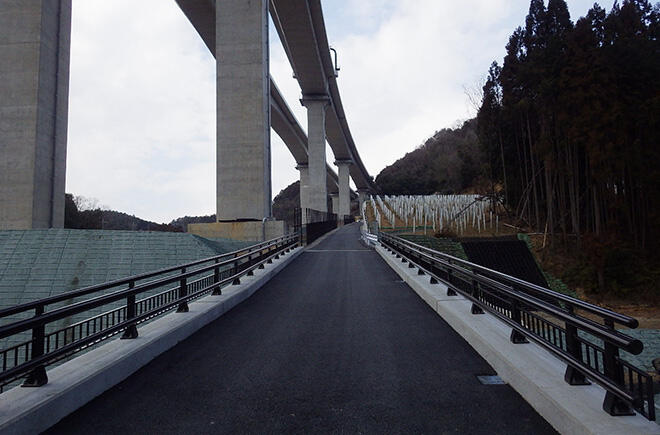 「新名神高速道路 原東工事」が竣工しました。