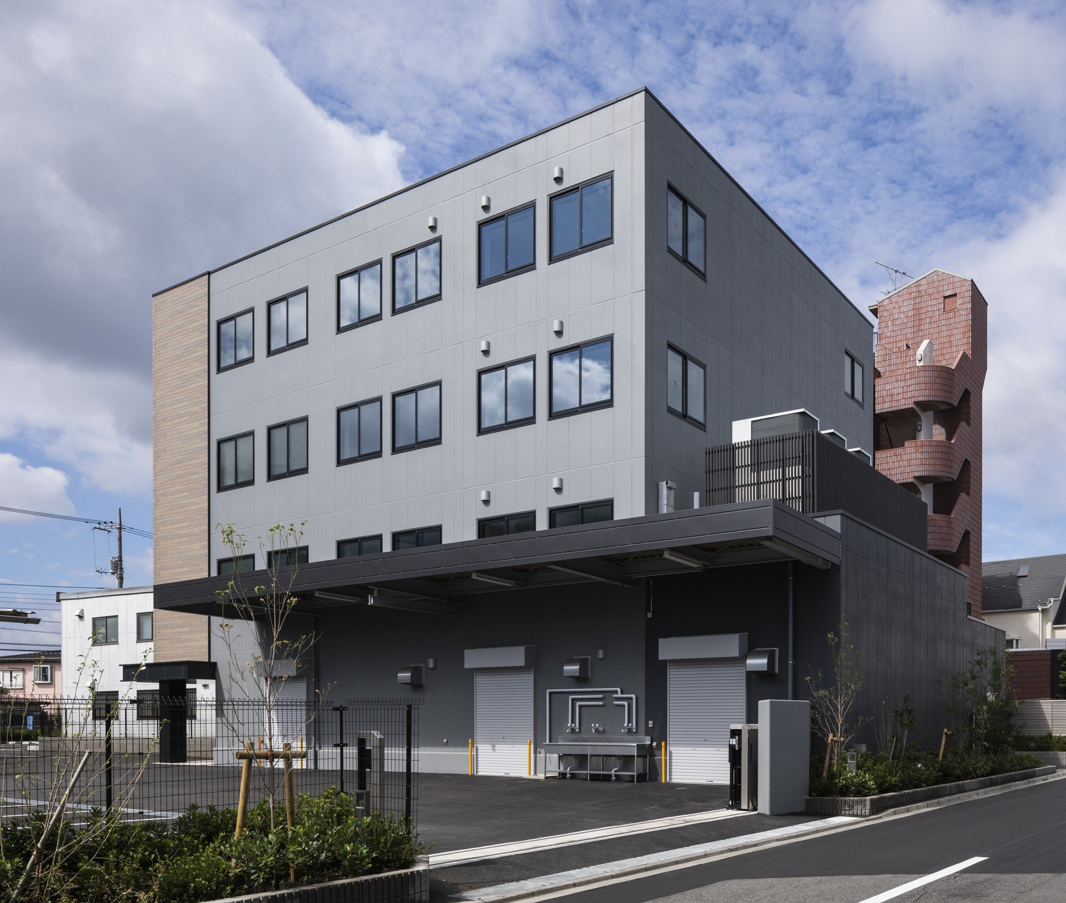 「株式会社ライクス　芝久保町ビル」が竣工しました。