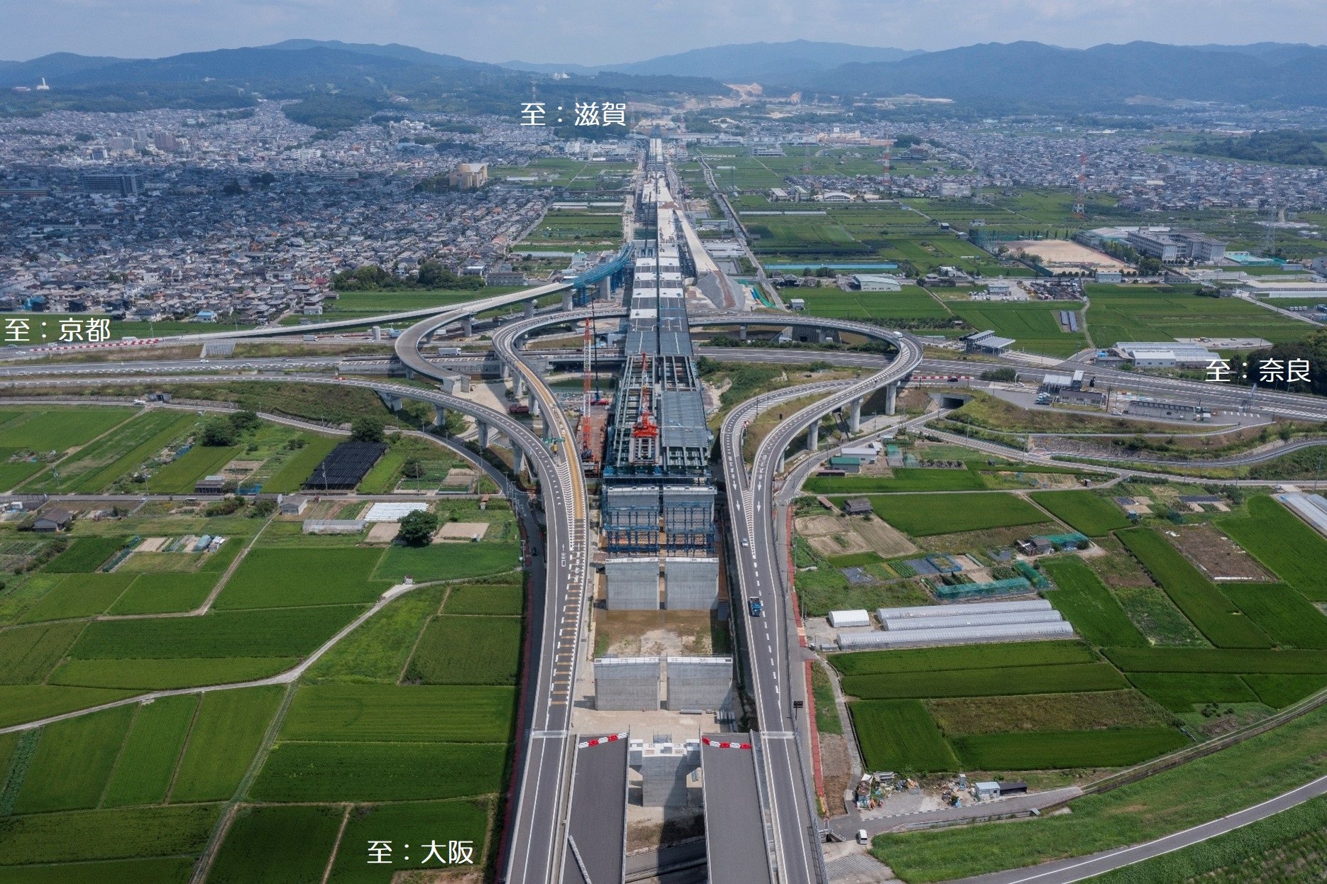 「新名神高速道路　城陽西高架橋西（下部工）工事」が竣工しました。