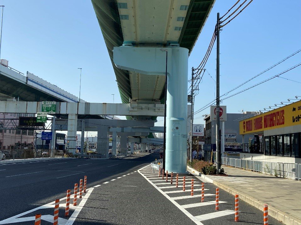 「湊川付近構成橋脚等大規模更新工事」が竣工しました。