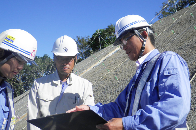 先輩社員紹介イメージ01