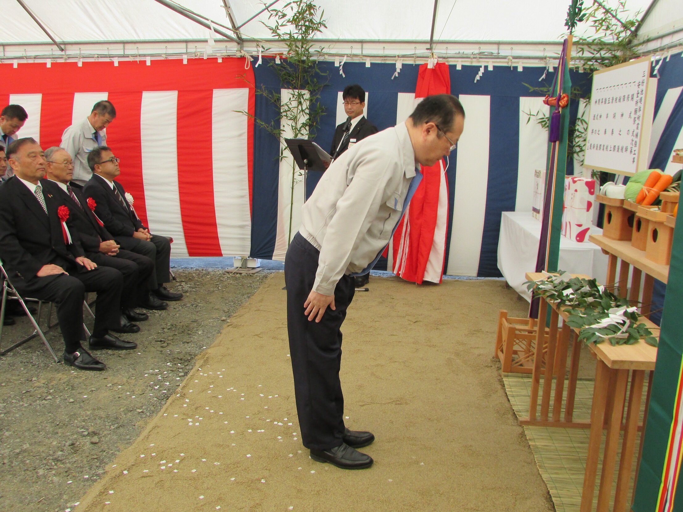 「三好池堤体耐震補強工事」の安全祈願祭及び起工式を執り行いました。