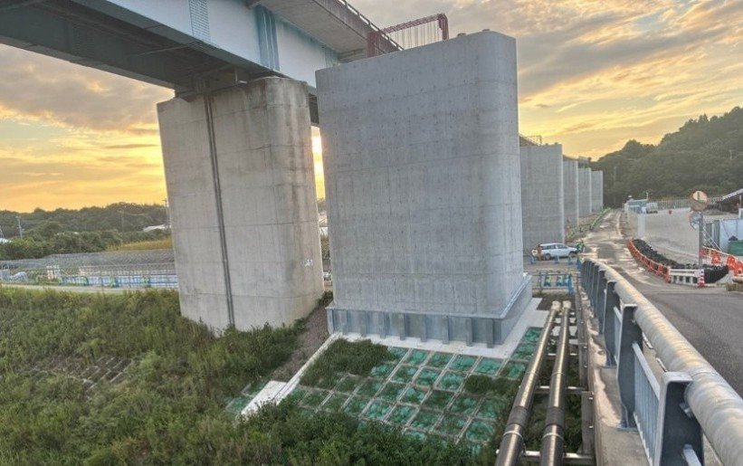 「阪和自動車道　切目川橋（下部工）工事」が竣工しました。